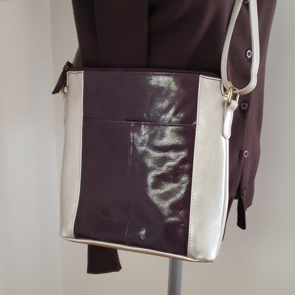 Aurielle Leather by Carryland Women’s Crossbody Bag, Two-tone Brown/ Metallic - Picture 7 of 16